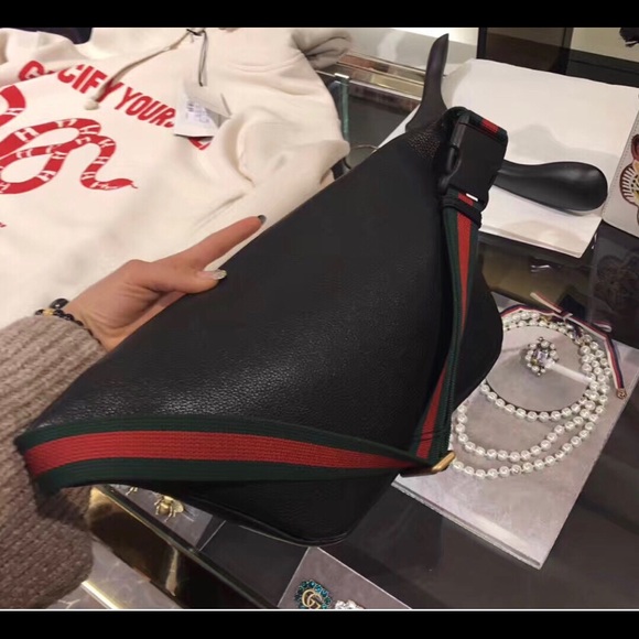 Authentic Gucci logo leather belt bag. - Picture 3 of 8